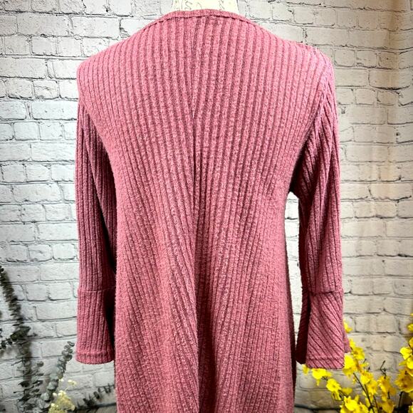 Love by Chesley Scoop Neck, Bell Sleeves Sweater - size M - Picture 10 of 11